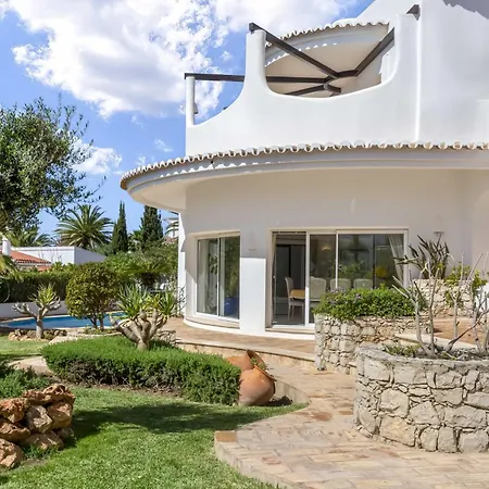 Casa Estrelas 5 Bedroom Private Pool Near Do Carvalho *